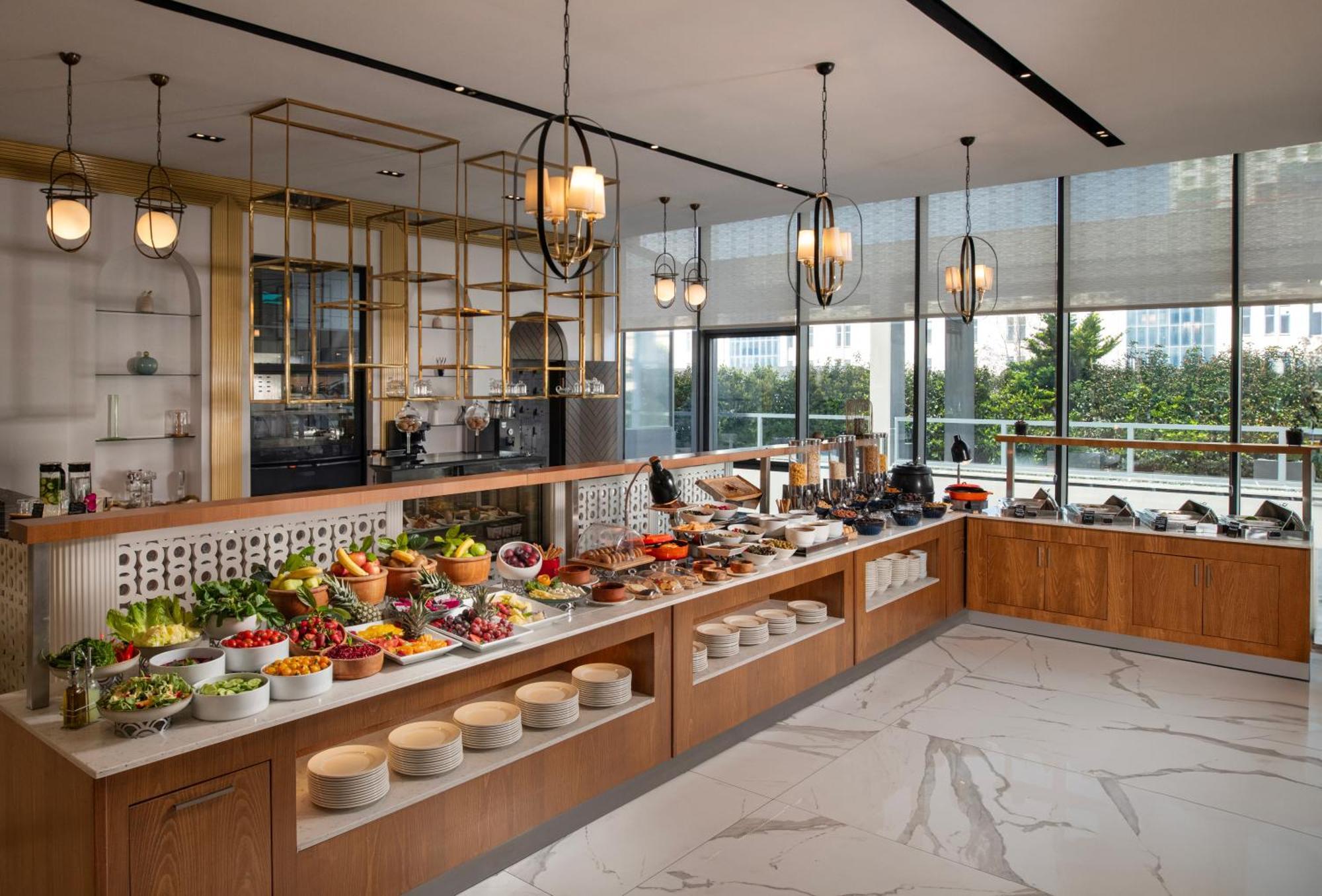 Otel Movenpick Living