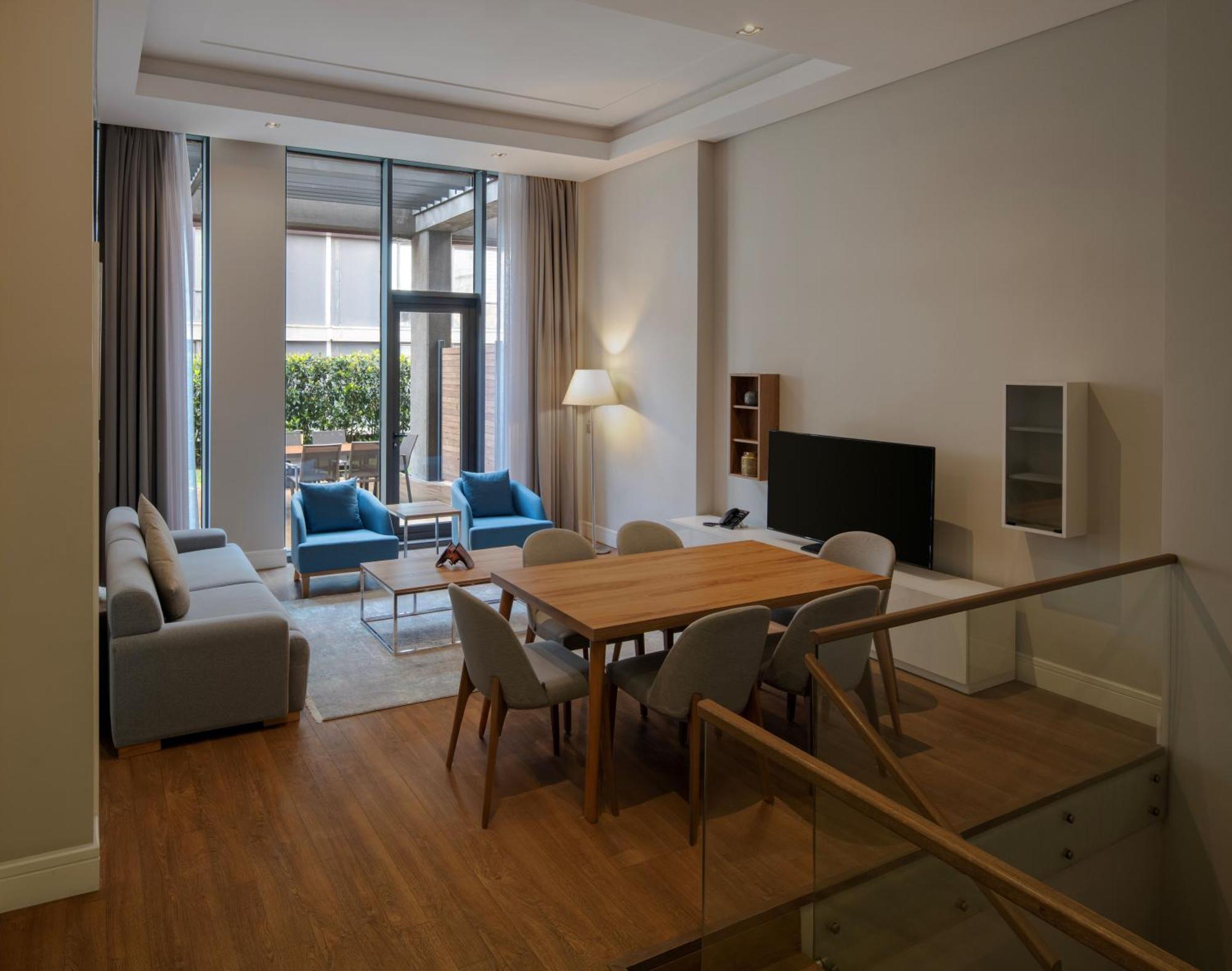 Movenpick Living Otel 5*