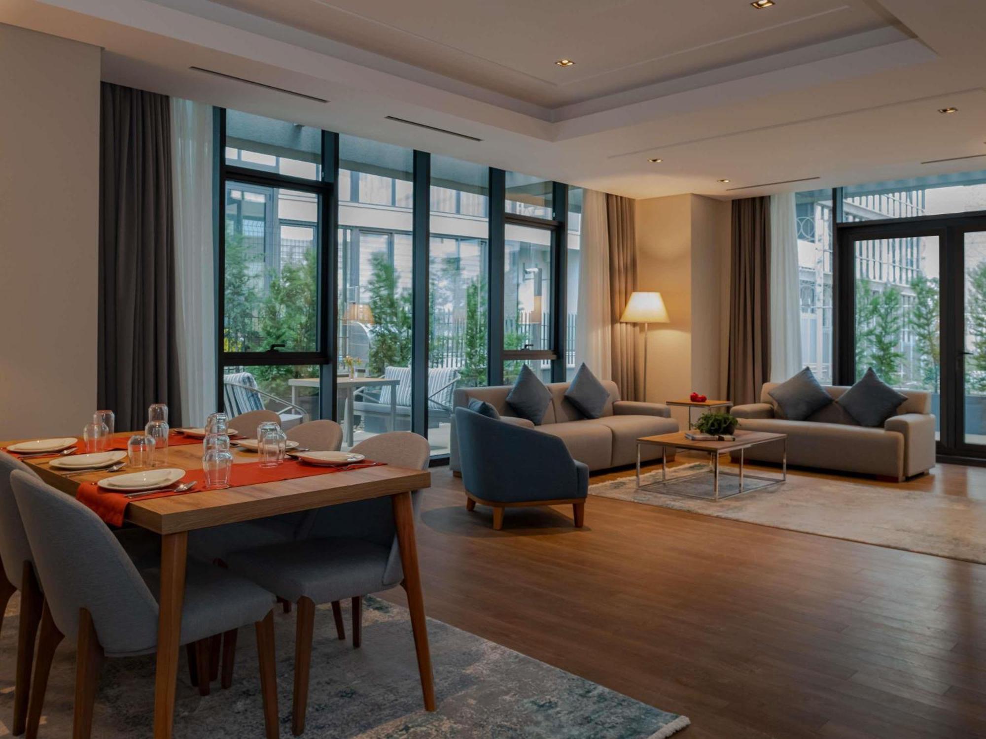 Otel Movenpick Living