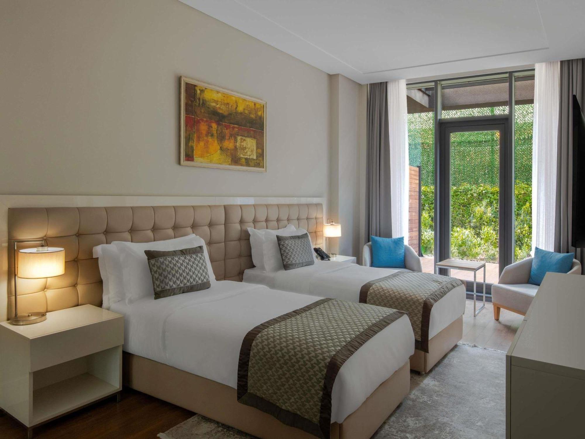 Movenpick Living 5*