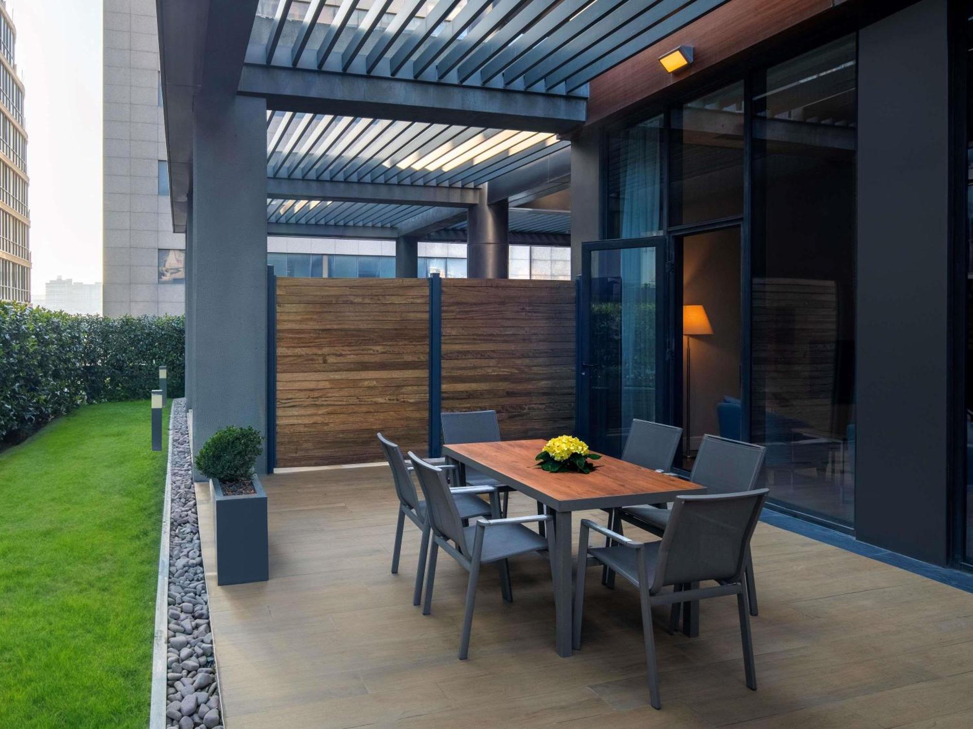 Otel Movenpick Living İstanbul