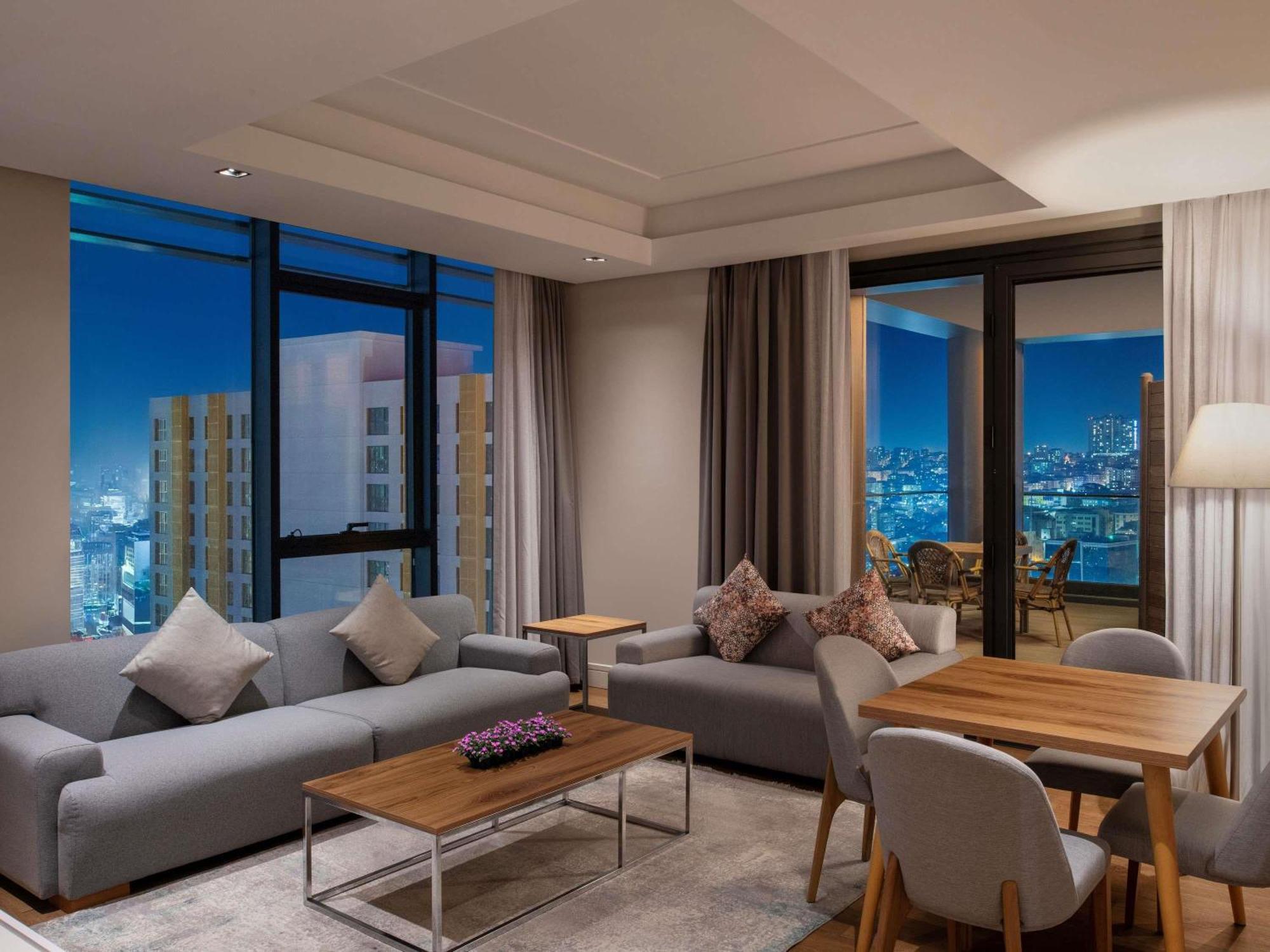Movenpick Living Otel